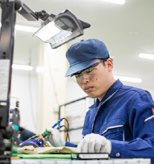 製造課 新卒入社5年目