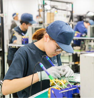 製造課 新卒入社3年目